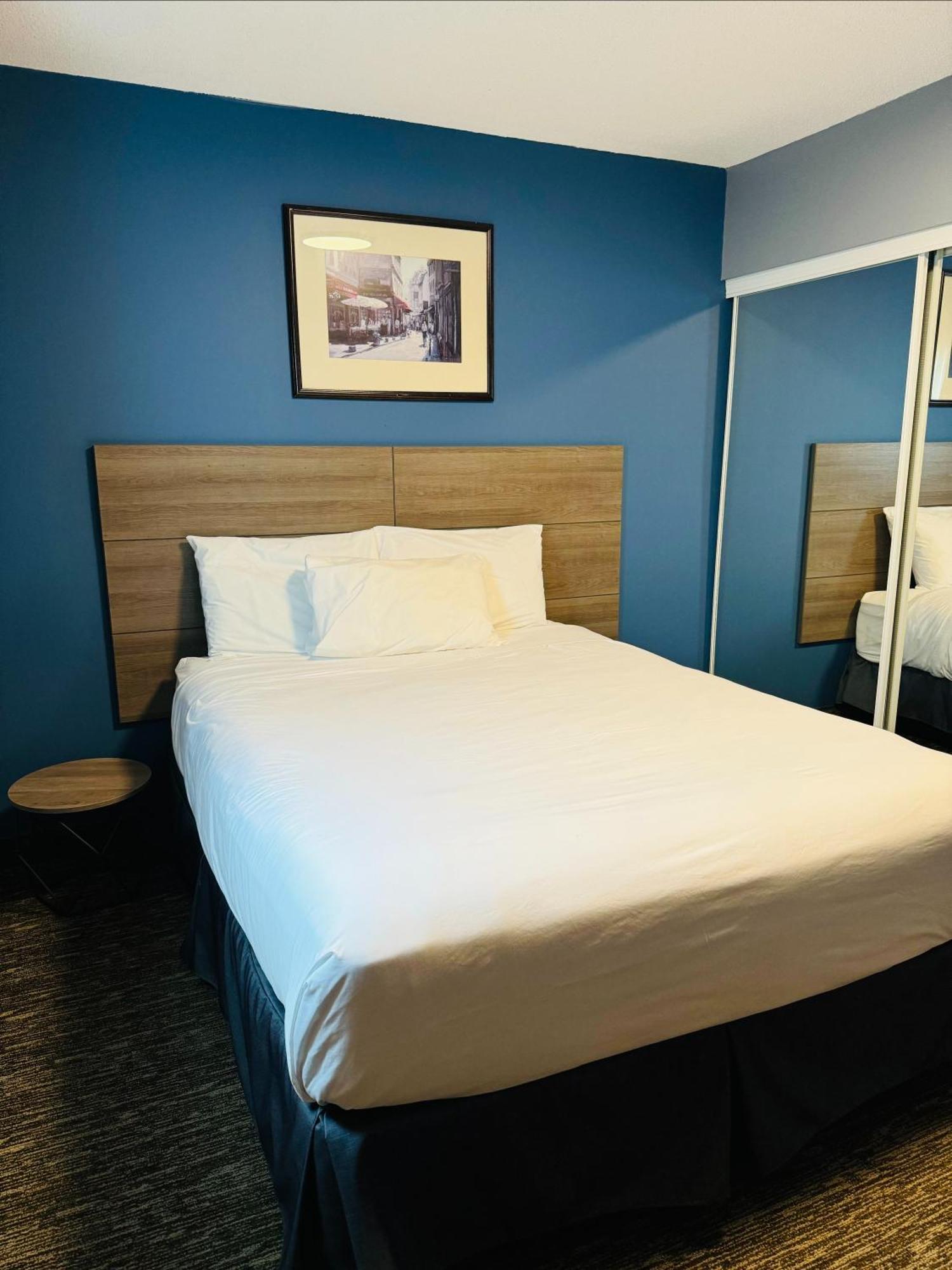 Anchor Inn And Suites Кэмпбелл-Ривер Экстерьер фото