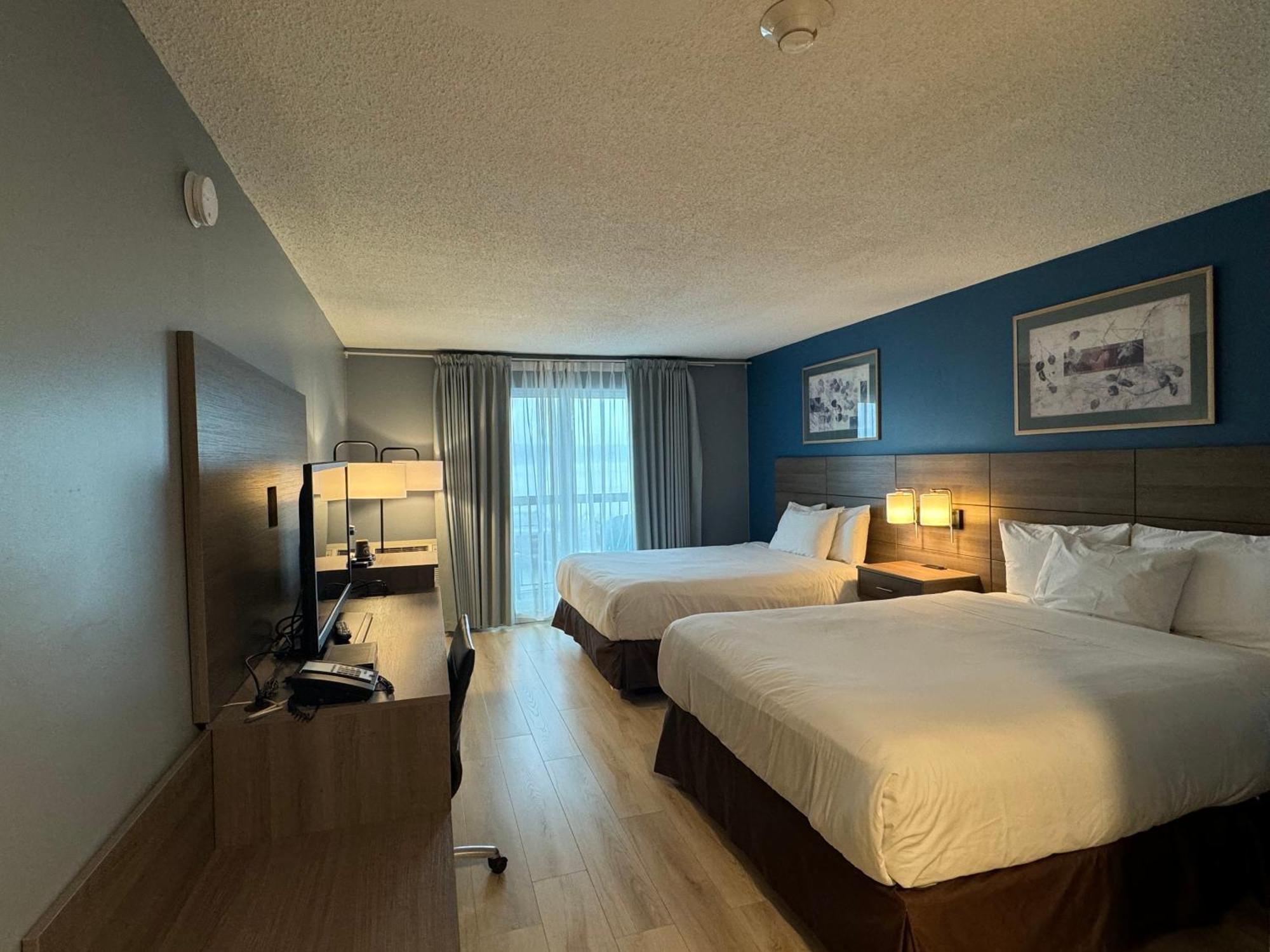 Anchor Inn And Suites Кэмпбелл-Ривер Экстерьер фото